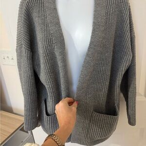 Elegant Gray Women's Cardigan